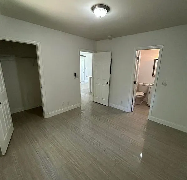 916 NE 15th Ave #3 — Photo 10