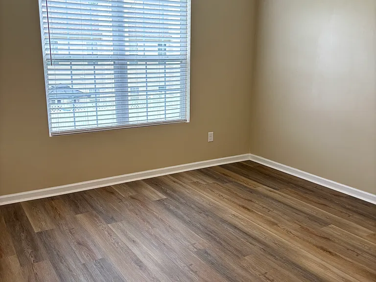 453 Filmore Dr — Photo 15