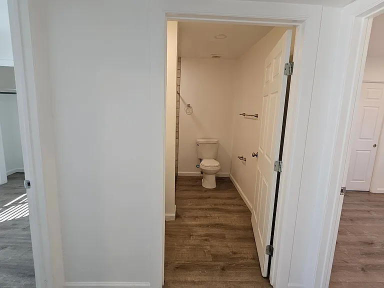 219 Candelaria Rd NW — Photo 15