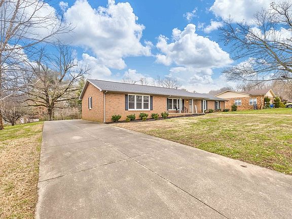 4th image of 4388 Scotland Dr