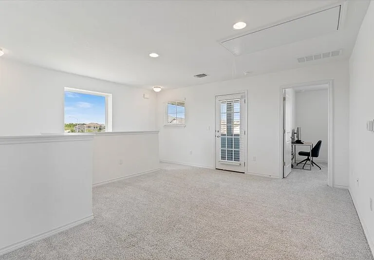 9015 Looksee Ln — Photo 28