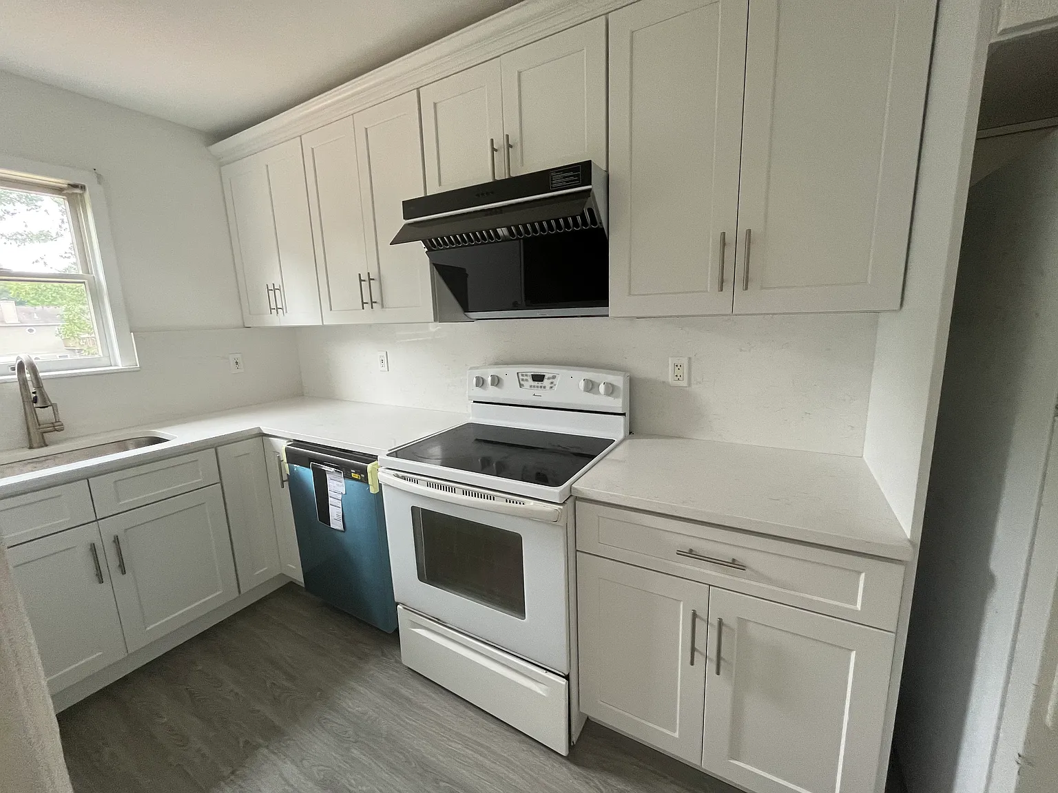 4 bed, 1750 sqft, $3,800 — Photo 2