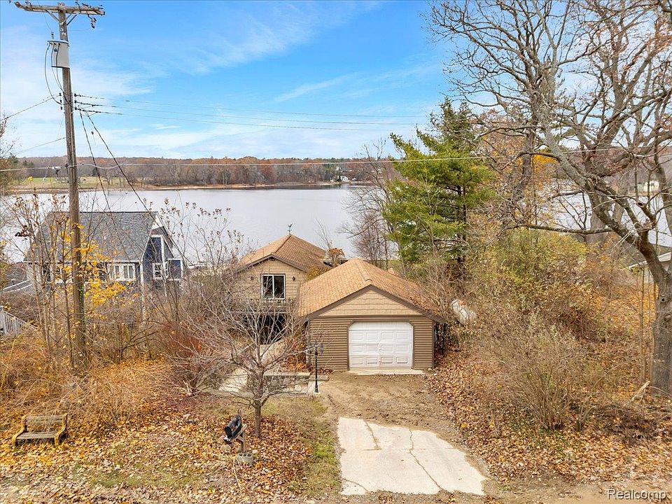 5896 Silver Birch Rd, Ortonville, MI 48462 | MLS #20261021417 | Zillow