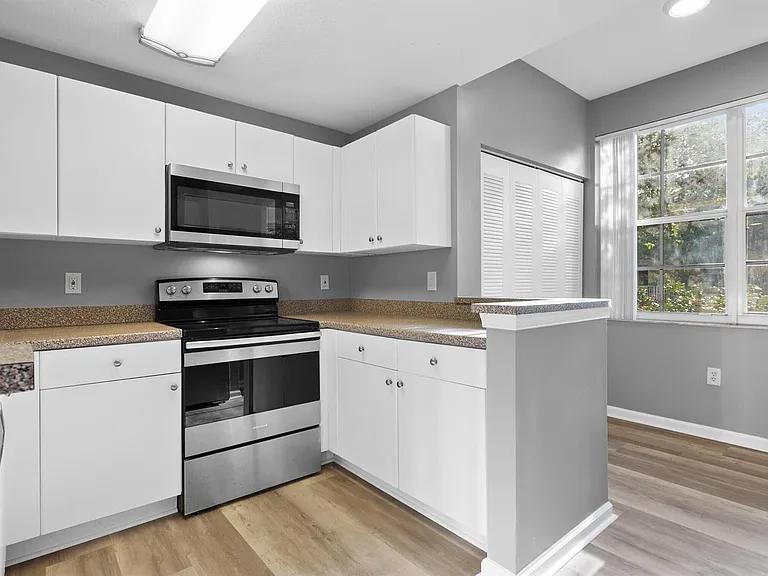 4822 Chancellor Dr #20 — Photo 6