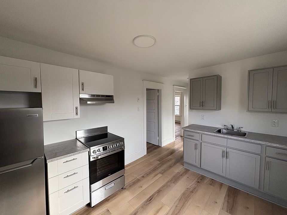 1st image of 7 Sinclair St #B