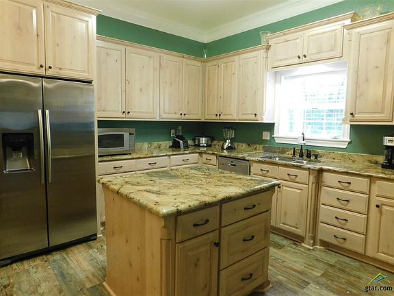 2nd image of 1813 Woodhue Dr