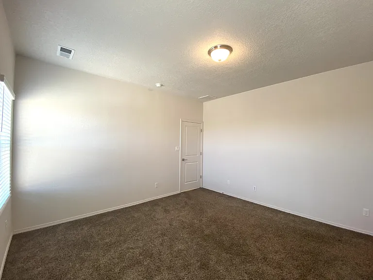 5845 Union Dr NE — Photo 10