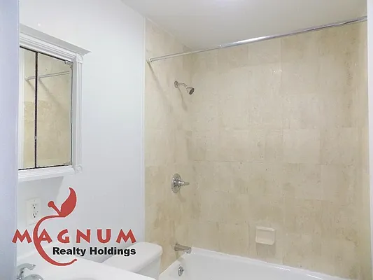 Rented by Magnum Realty Holdings, LLC | media 9