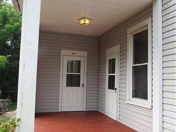 2nd image of 44 E Salem St