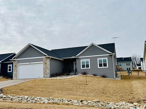 3rd image of 402 Teri Lee Ln