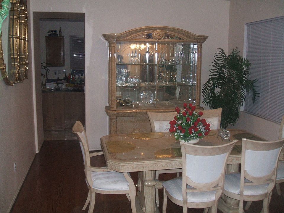 Formal Dinning Room