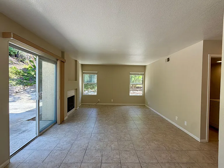 3366 Waterford Dr — Photo 11