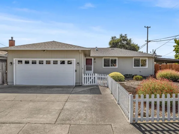 600 Virginia Dr, Petaluma, CA 94954