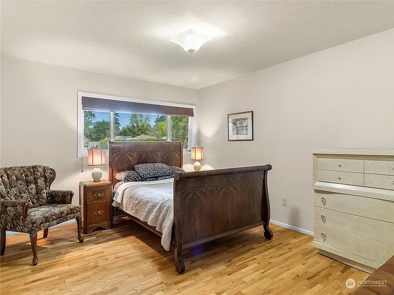 2120 Coleman St — Photo 12