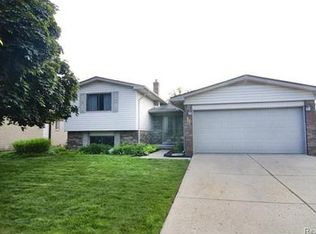 1243 N Cavalier Rd, Canton, MI 48187