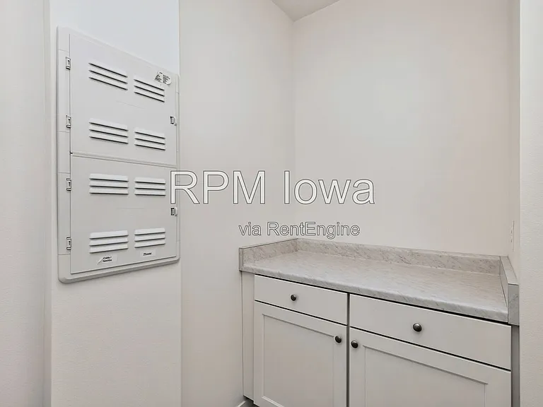 244 E Center St — Photo 23