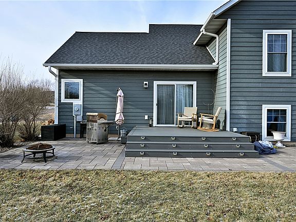 5th image of 15 Royal Crest Drive
