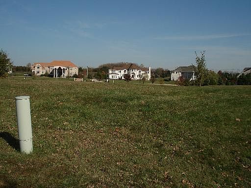 3rd image of 6 Falcon Lakes Dr
