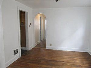 4th image of 380 Saint Lawrence Ave
