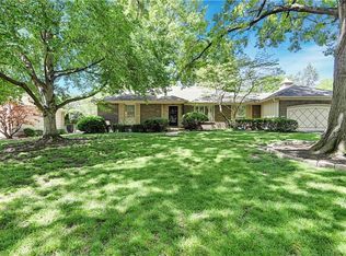 9946 Riley St, Overland Park, KS 66212