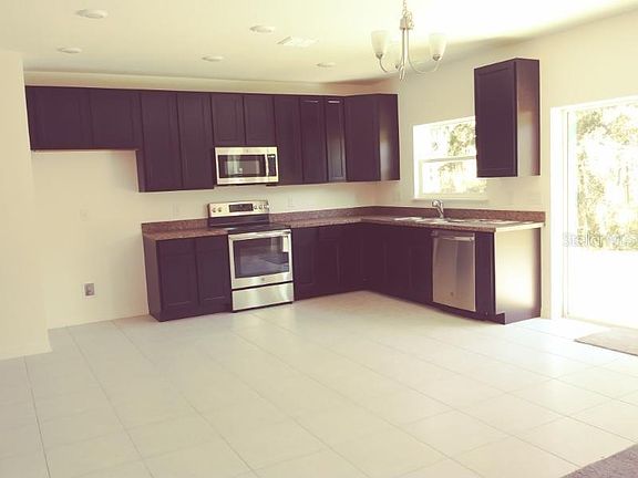 3rd image of 15157 Zenith Ave