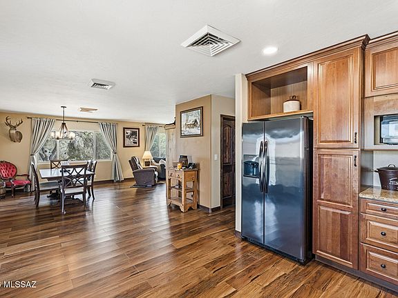 5th image of 1810 W Orange Grove Rd