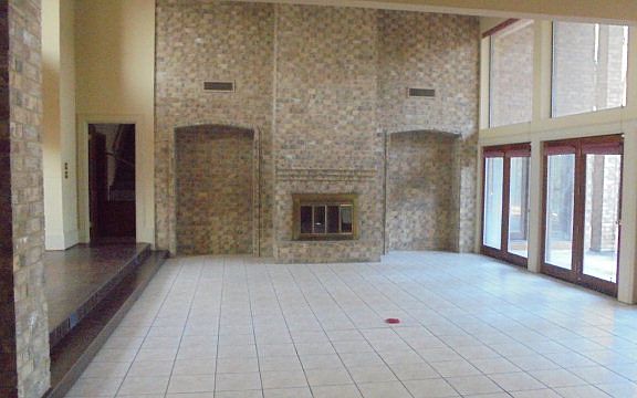 4th image of 2951 Lazy Lake Dr