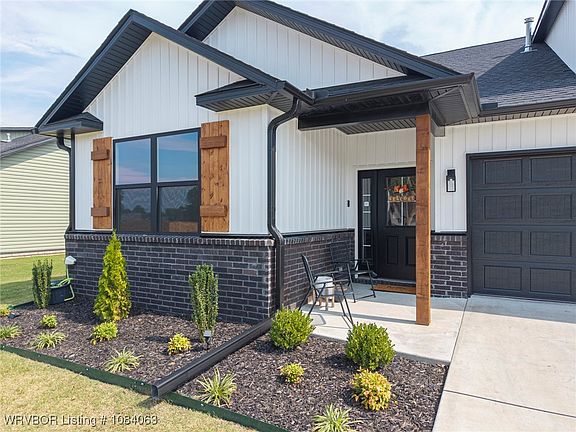 3rd image of 9027 Carson Way