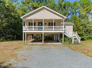 735 Cape Fear Dr, Burgaw, NC 28425