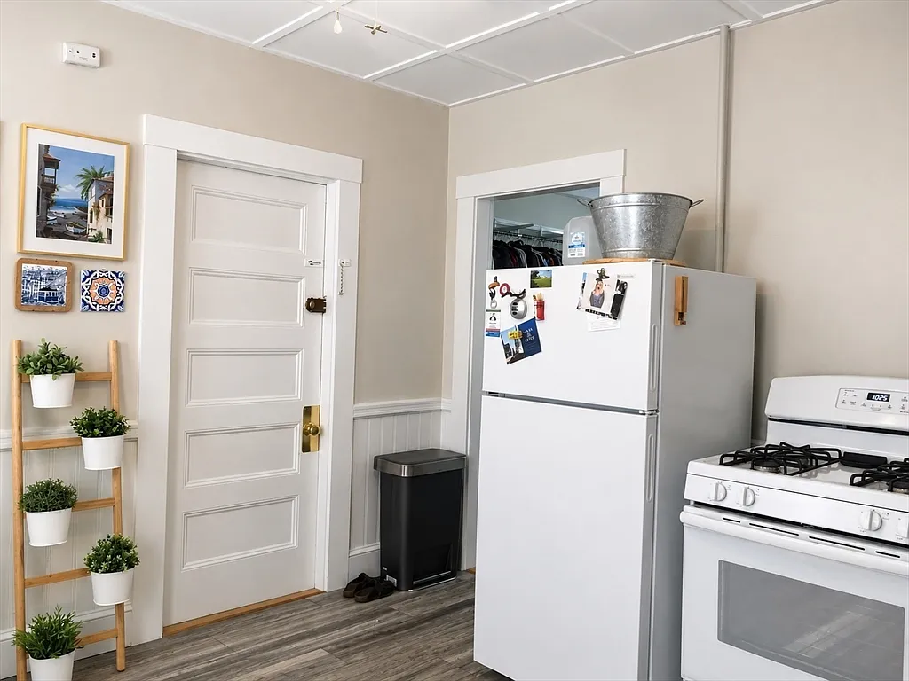 2 bed, 1.0 bath, 1150 sqft, $2,595 — Photo 4