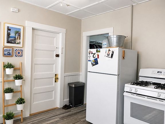 4th image of 43 Lowell St #1