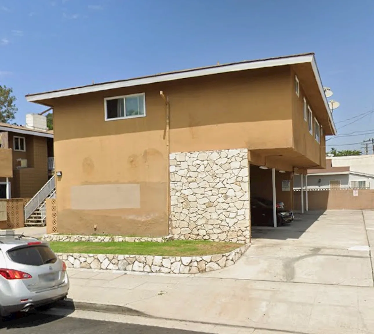 2 bed, 900 sqft, $2,500 — Photo 3
