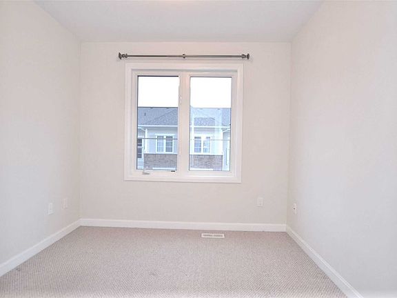 4th image of 165 Hampshire Way Unit 90