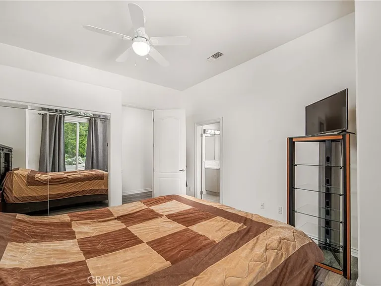 5206 Topeka Dr — Photo 33