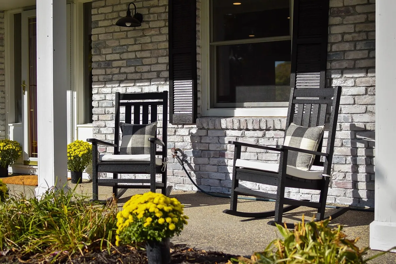 2 bed, $12,000 — Photo 1