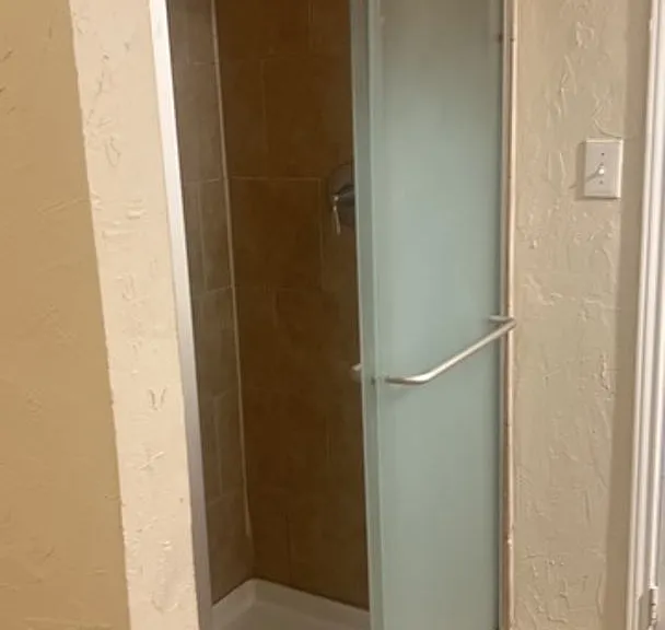 1901 Cloisters Dr #921 — Photo 32