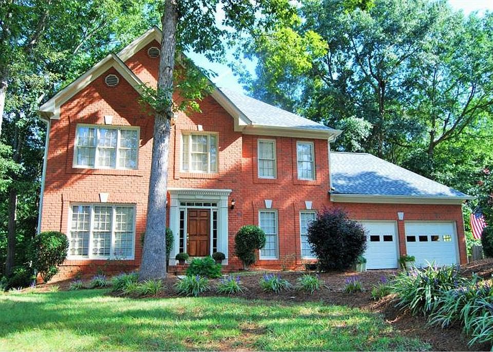 1st image of 130 Clubhouse Ln