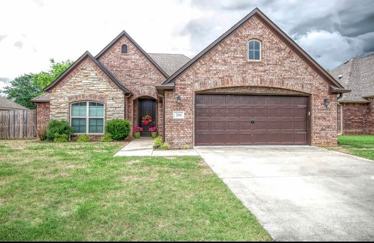 1st image of 206 W Camden Dr