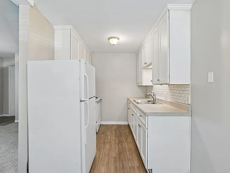 550 Harding Pl #E113 — Photo 10