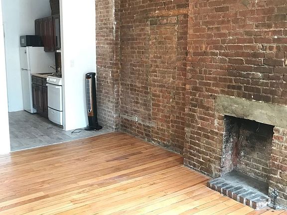 4th image of 311 E 60th St #3A