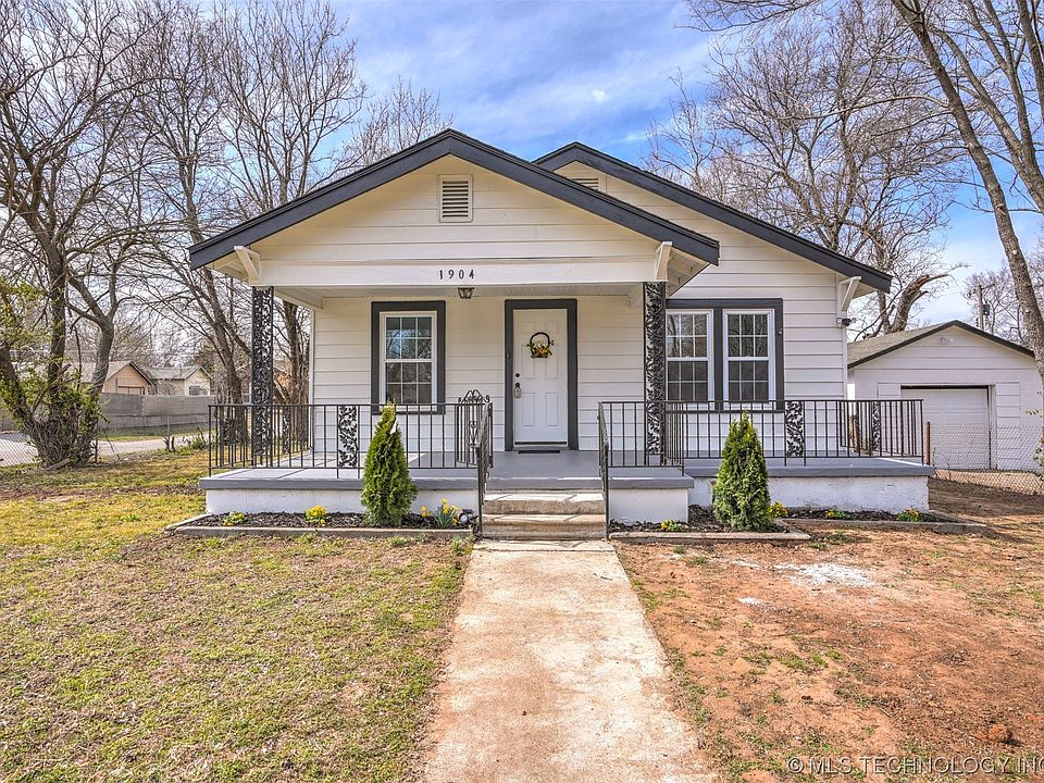 1st image of 1904 N Columbia Pl