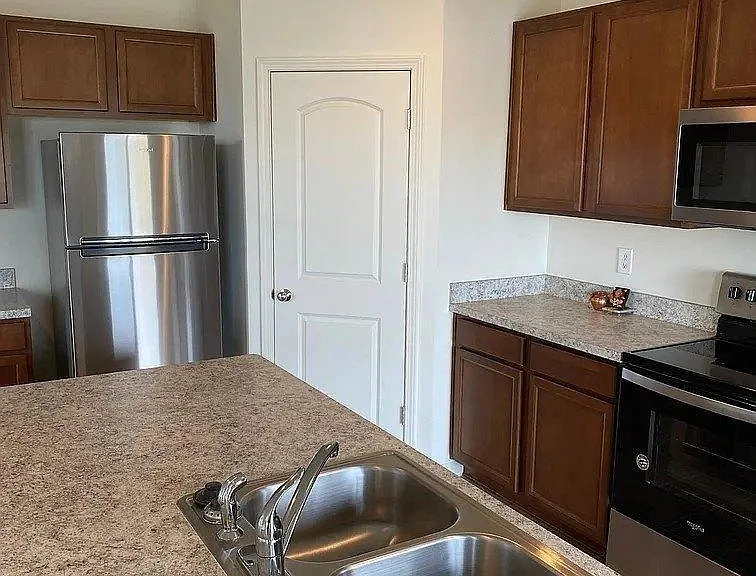 15302 Gilmour Ct — Photo 10