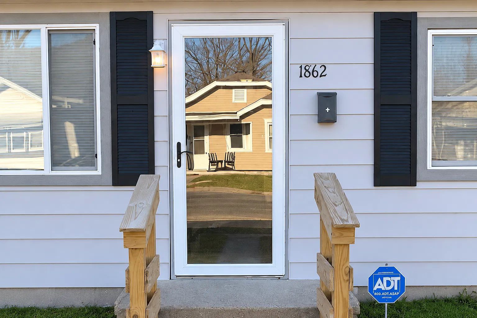 3 bed, 1104 sqft, $750 — Photo 1