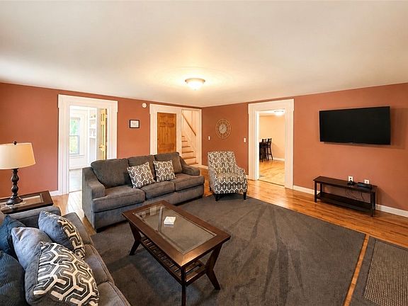 5th image of 1300 Croton Rd