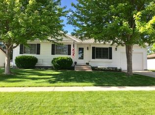 714 W 8th St, Kearney, NE 68845