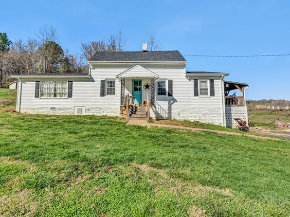 1323 Retreat Rd, Boones Mill, VA 24065