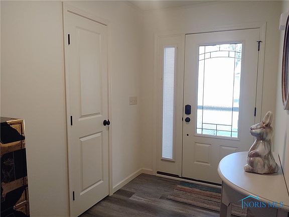 3rd image of 2301 Villa Dr W