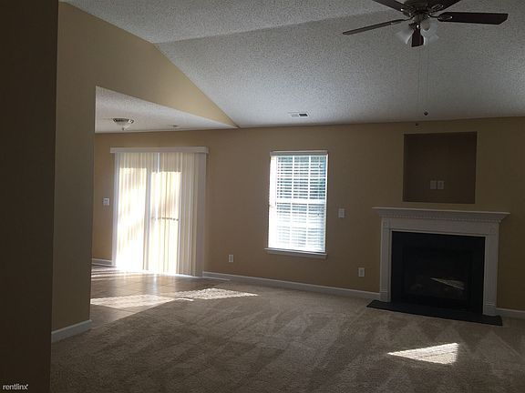 1114905_living.room2