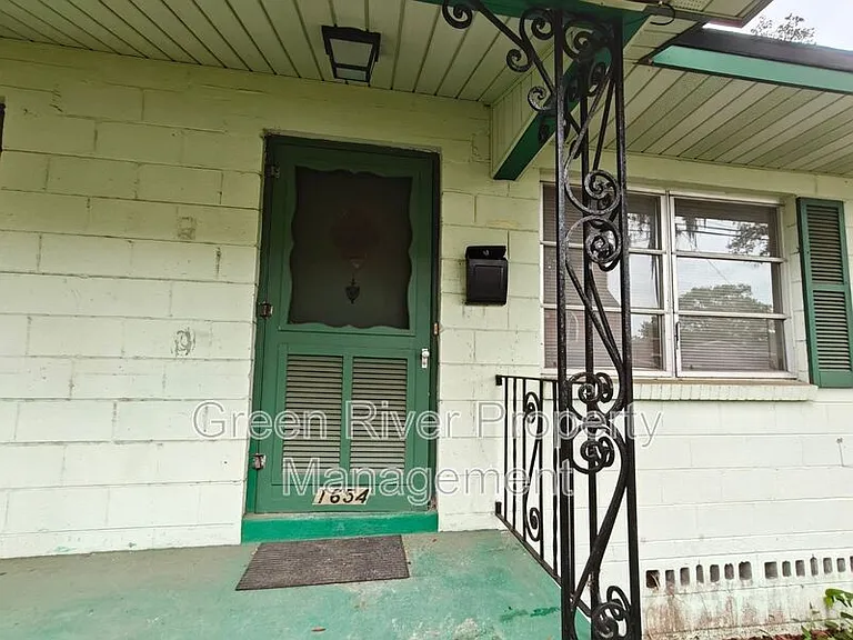 1654 Talbot Ave — Photo 5