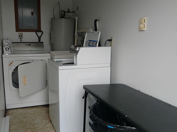 5th image of 3121 W 40th St #6
